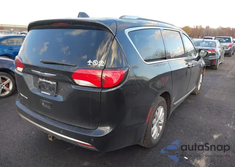 2018 Chrysler Pacifica Touring L from USA, damaged, VIN 2C4RC1BG4JR353508